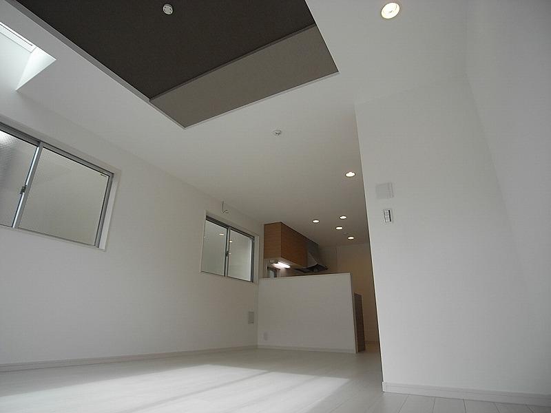 Living. Local (12 May 2013) Shooting