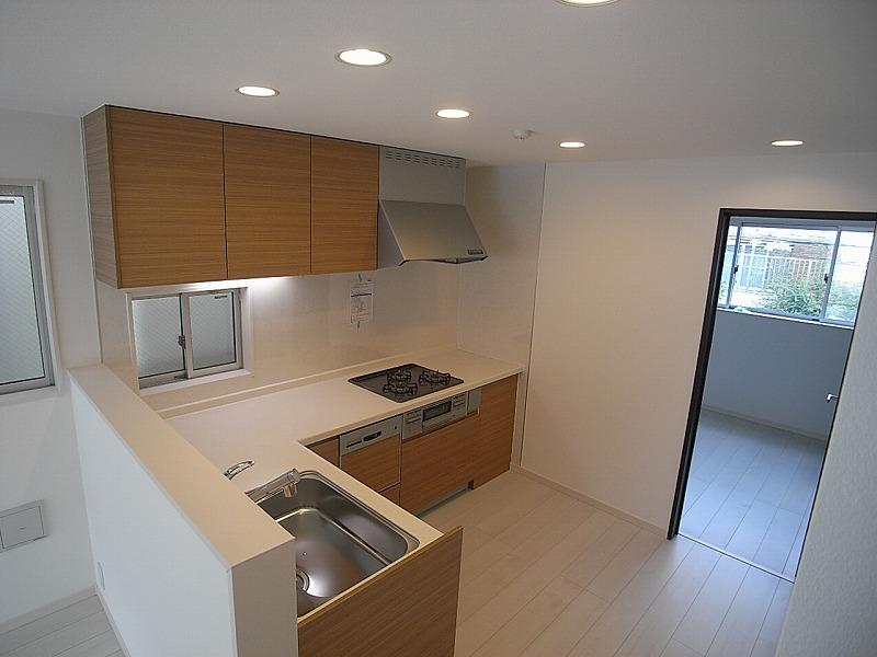 Kitchen. Local (12 May 2013) Shooting