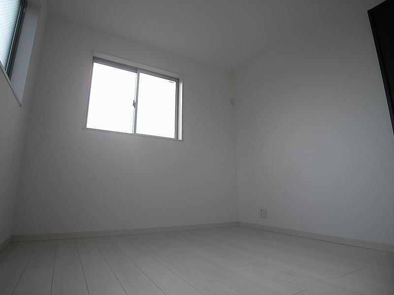 Non-living room. Local (12 May 2013) Shooting