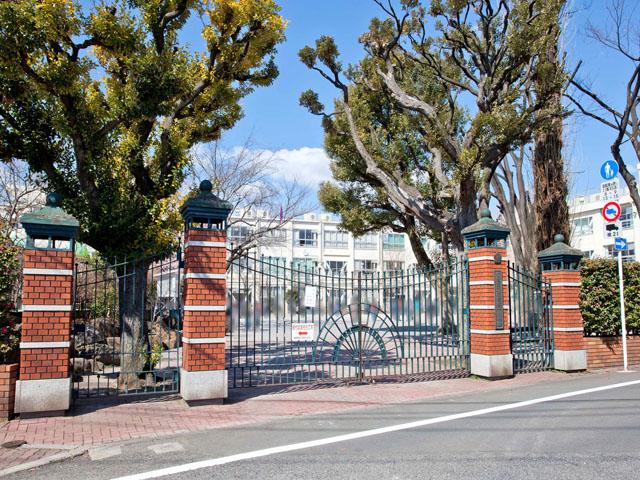 Primary school. 460m to Itabashi Itabashi tenth elementary school