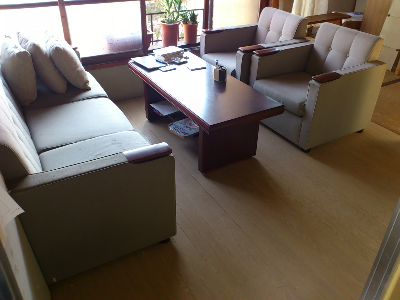 Living and room. It is the second floor of the Western-style. of course, Personal belongings will be your delivery after removal.