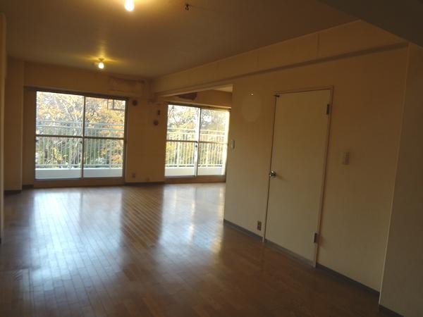 Living. Living-dining