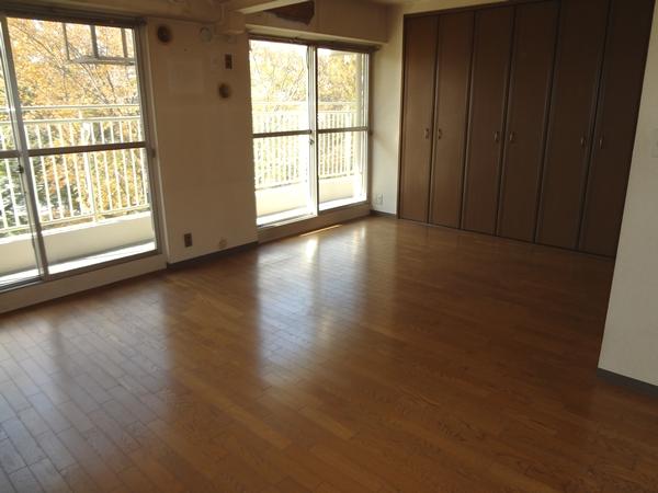 Living. Living-dining