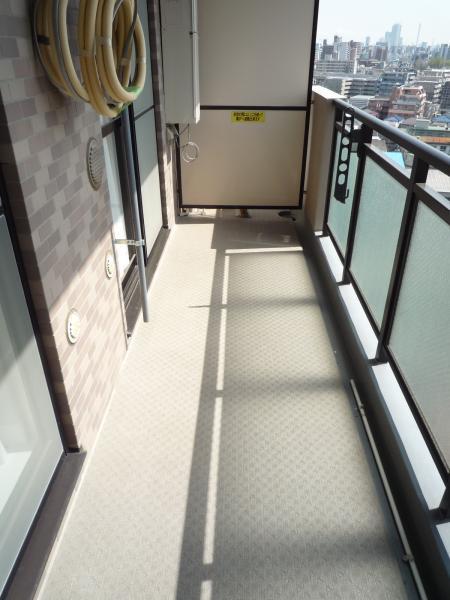 Balcony. ◎ southwest side balcony