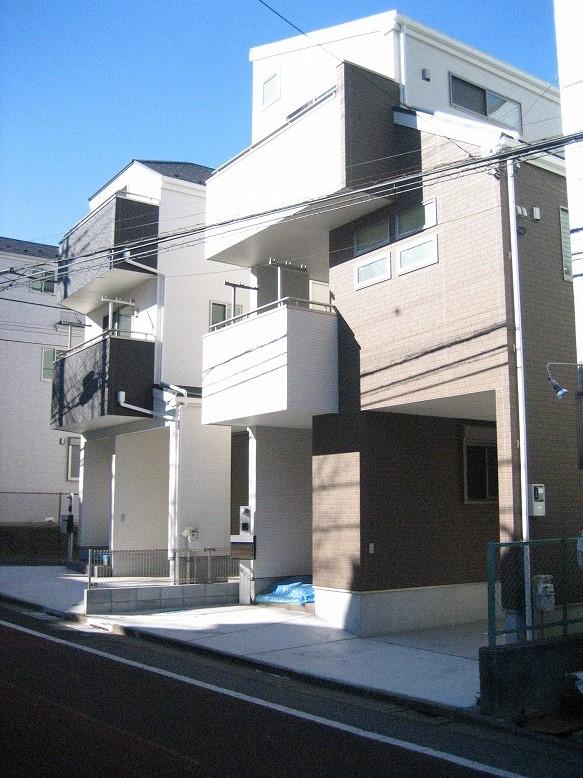 Local appearance photo. Selling local