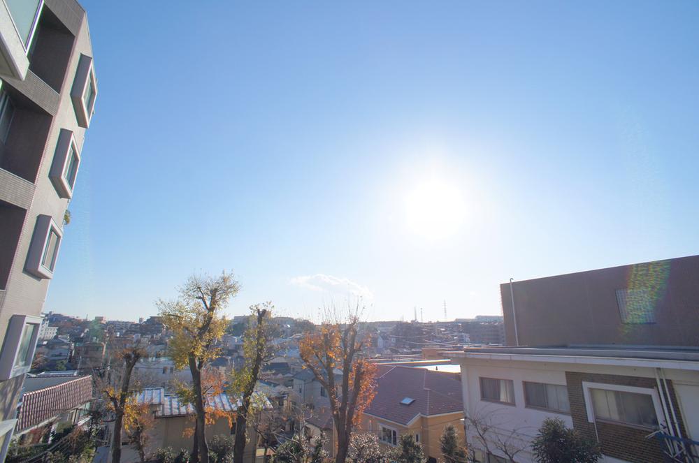 View photos from the dwelling unit. View from the site (December 2013) Shooting