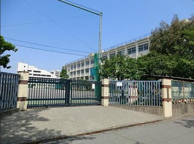 Junior high school. 1177m to Itabashi Takashima second junior high school