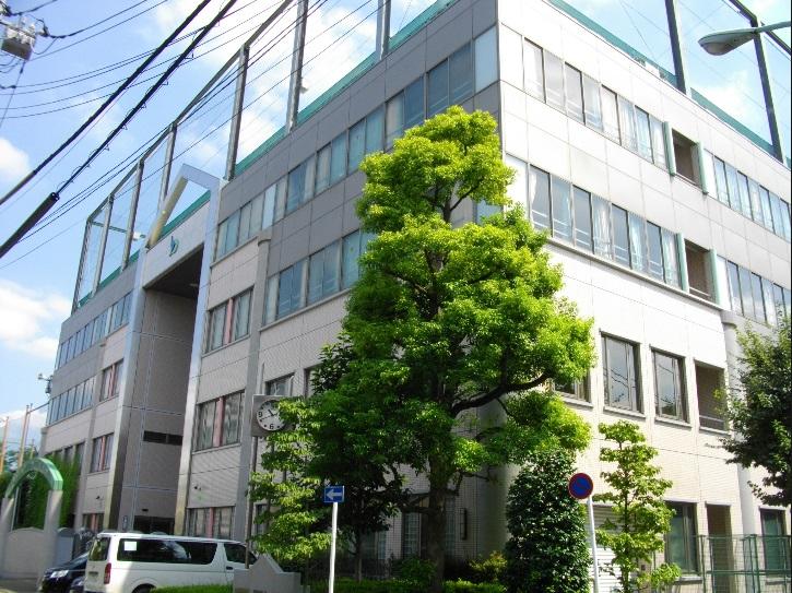 high school ・ College. Private Daito Bunka University until the first high school 1010m