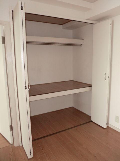 Receipt. There is with large storage! !