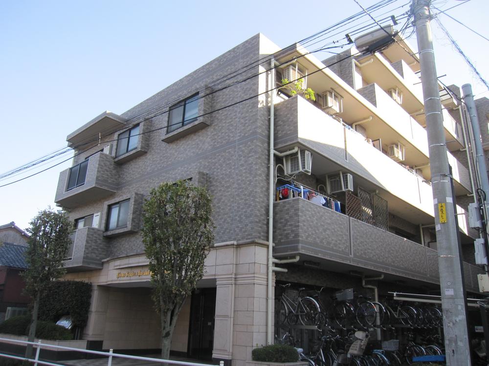 Local appearance photo. Local (11 May 2013) Shooting