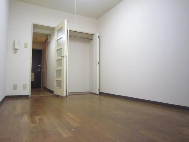 Other room space. Western-style 5.4 Pledge, This flooring type.