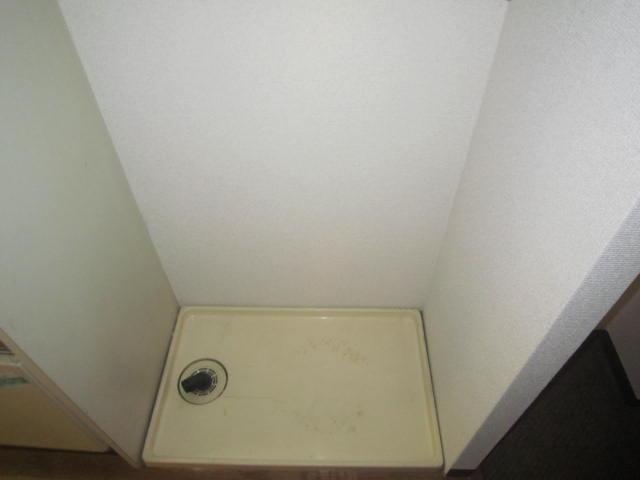 Other Equipment. Washing machine in the room, With waterproof bread.