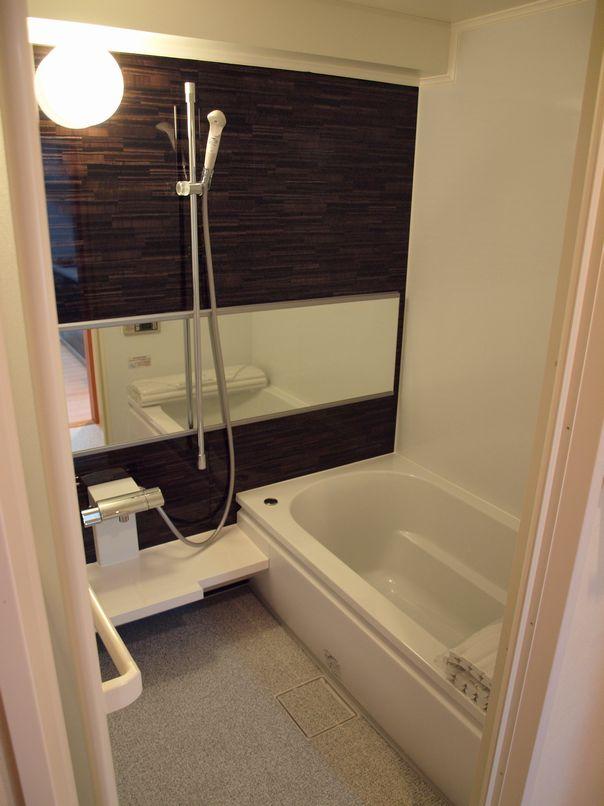 Bathroom. Spacious bathroom of the new. Of course, it is Otobasu.