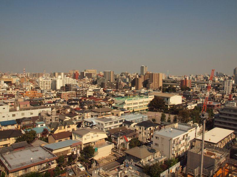 View photos from the dwelling unit. Entrance side of the view does not also lose.