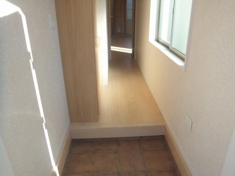 Entrance. Local (12 May 2013) Shooting