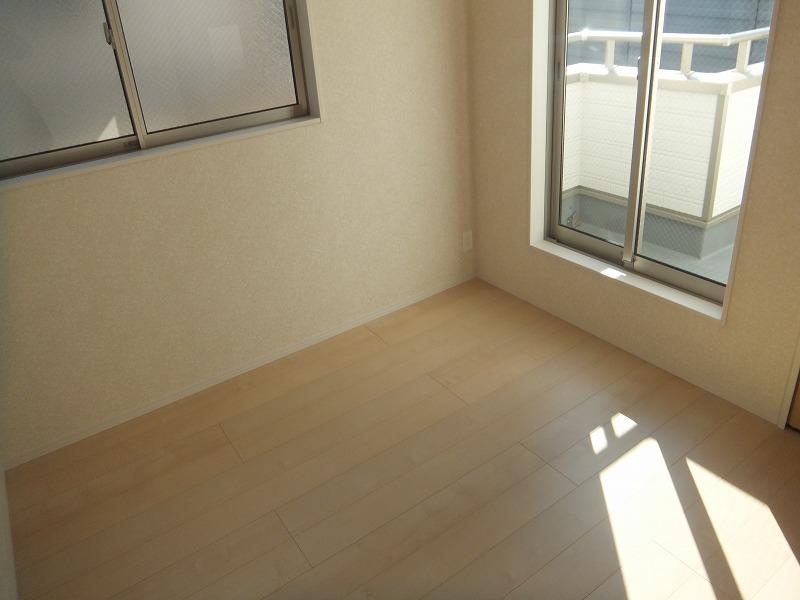 Non-living room. Indoor (12 May 2013) Shooting