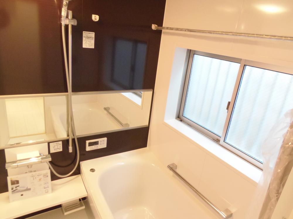 Bathroom. Indoor (12 May 2013) Shooting