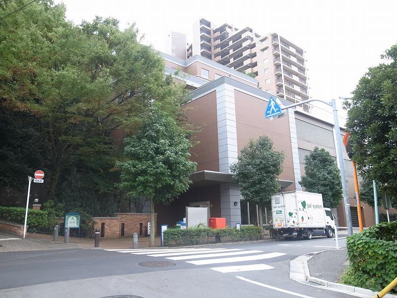 Local appearance photo. Local (10 May 2013) Shooting