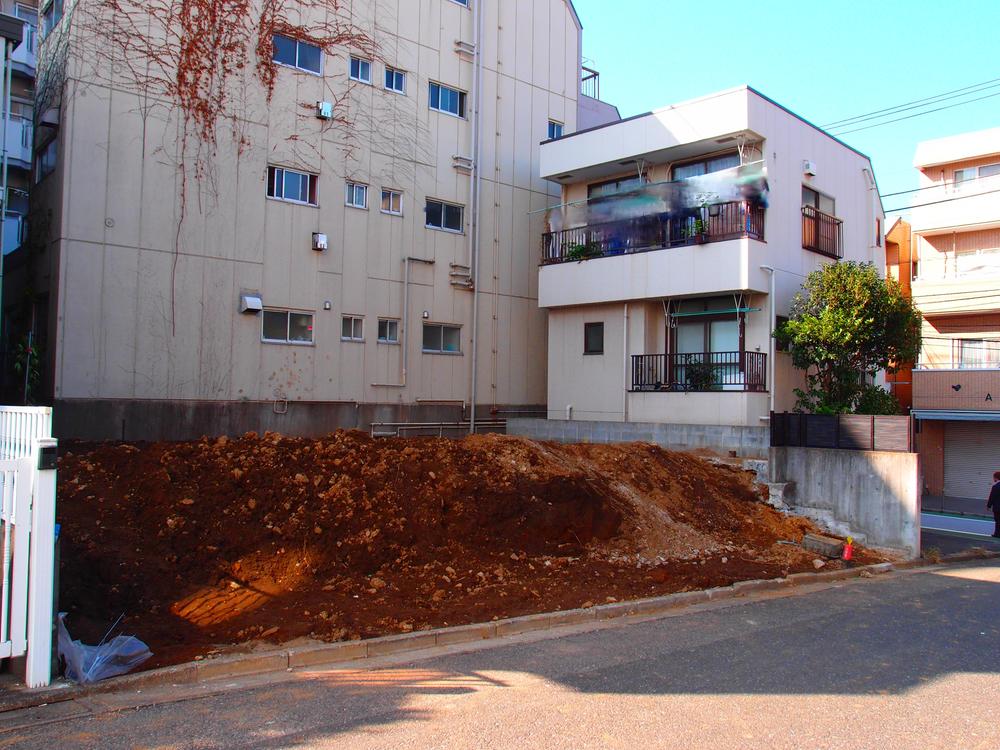 Local appearance photo. Local (11 May 2013) Shooting