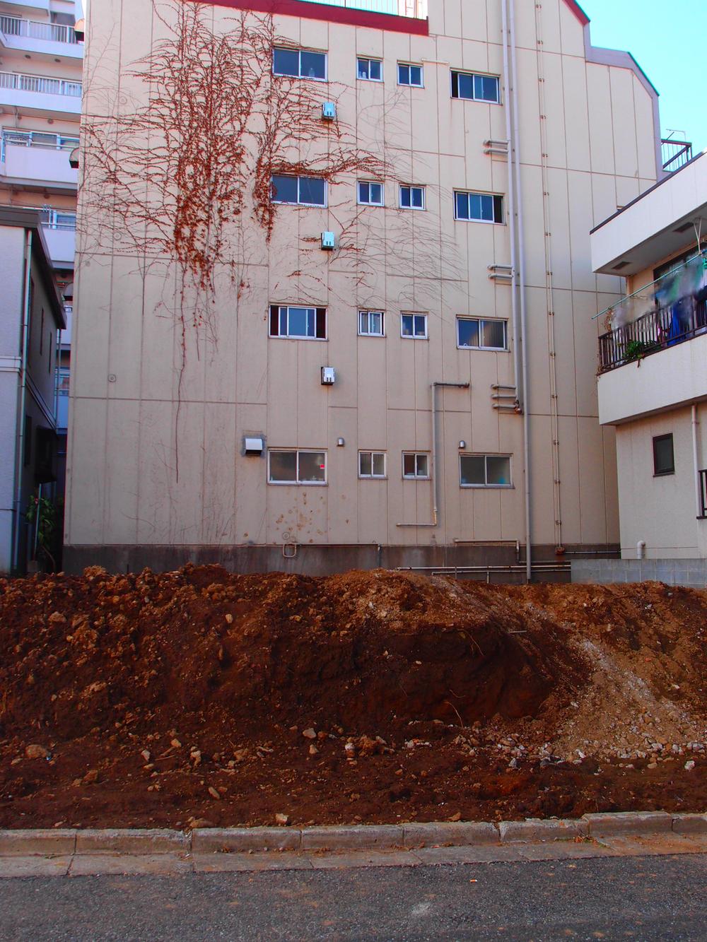 Local appearance photo. Local (11 May 2013) Shooting