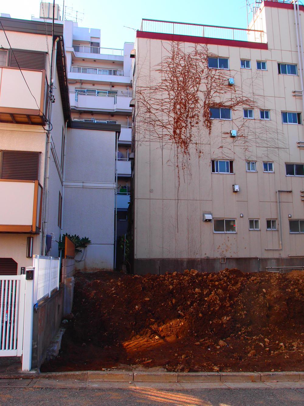 Local appearance photo. Local (11 May 2013) Shooting