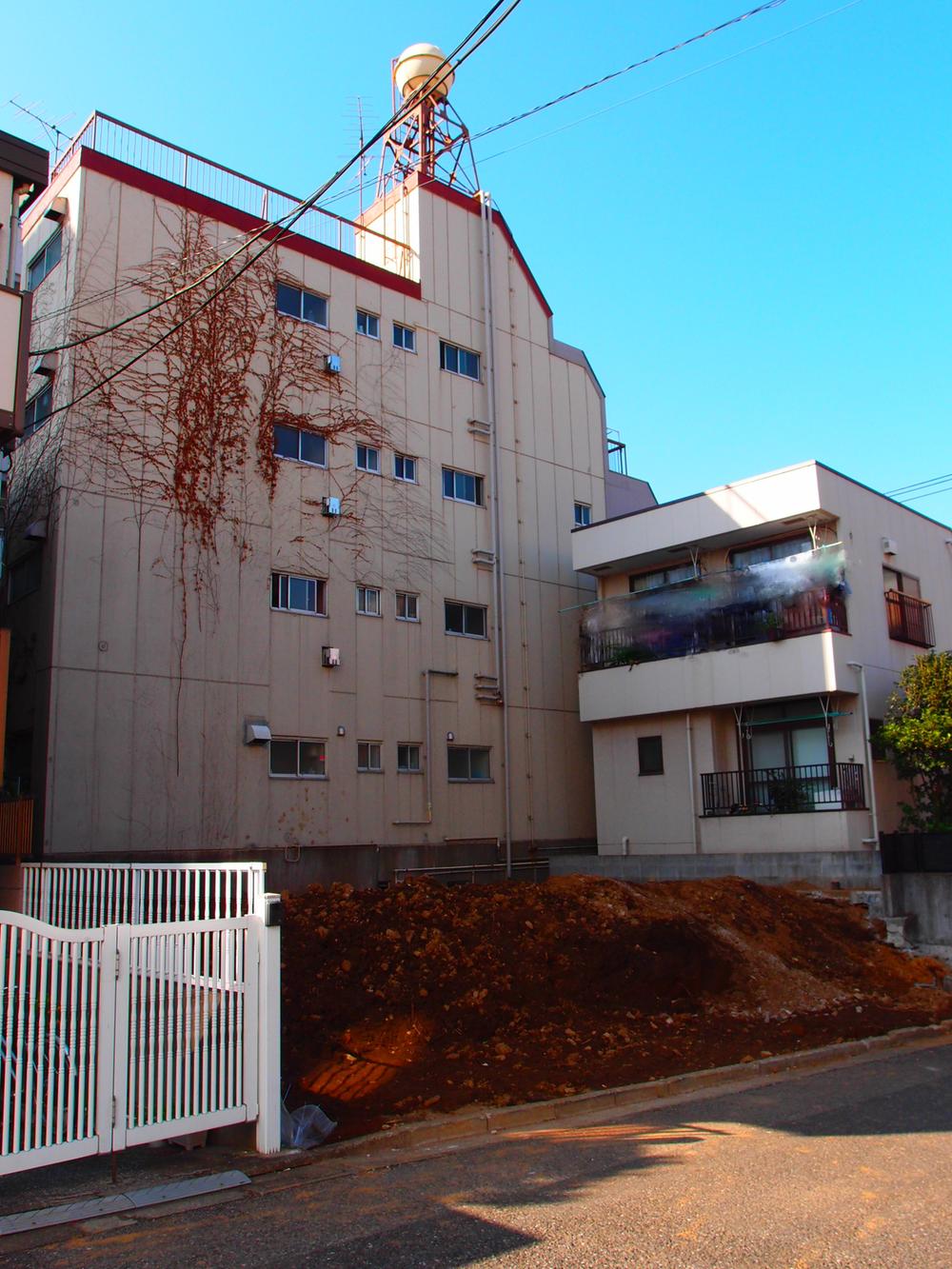 Local appearance photo. Local (11 May 2013) Shooting