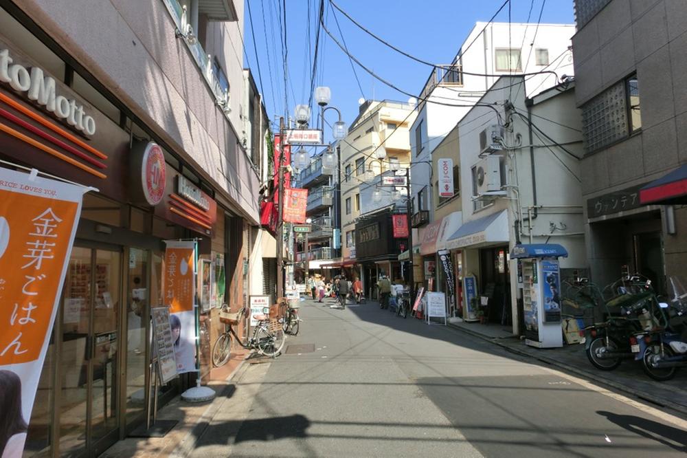 Streets around. Kamiitabashi 540m to the south exit shopping street