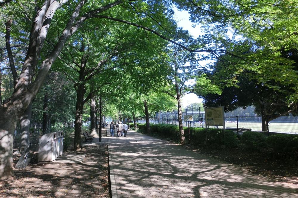 park. Johoku to Central Park 630m