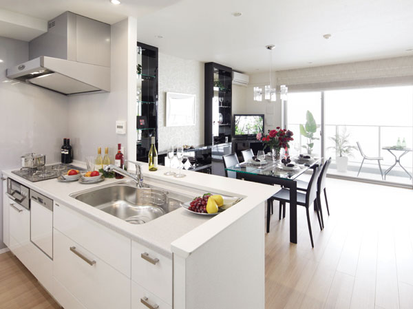 Kitchen.  [Open face-to-face kitchen] While are in the kitchen, living ・ Ya conversation with family in dining, You can enjoy the communication with the friend who invited to the home party.