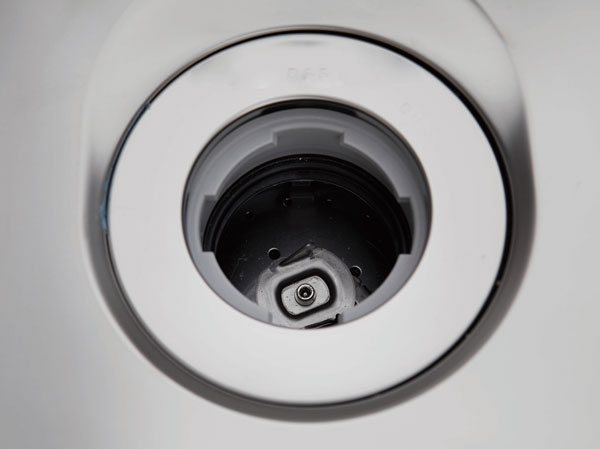 Kitchen.  [Garbage disposer] The garbage, This is a system that can be quickly crushed processing in the kitchen. Garbage that has been crushed by the disposer of each dwelling unit from then purified in wastewater treatment equipment dedicated, Since the drainage, It can also reduce the load on the environment.  ※ There is also a thing that can not be part of the process. For more information please check at the manufacturer's brochure.