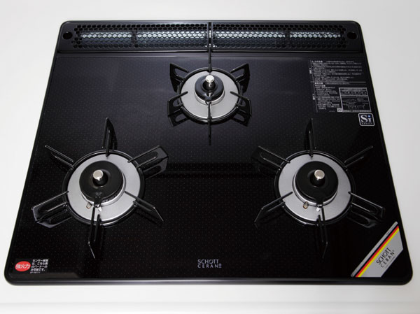 Kitchen.  [Schott glass top plate] Adopt a glass plate that are both beauty and durability. Not only beautiful, Strongly to heat and shock, Difficult dirty luck, It is easy to clean.