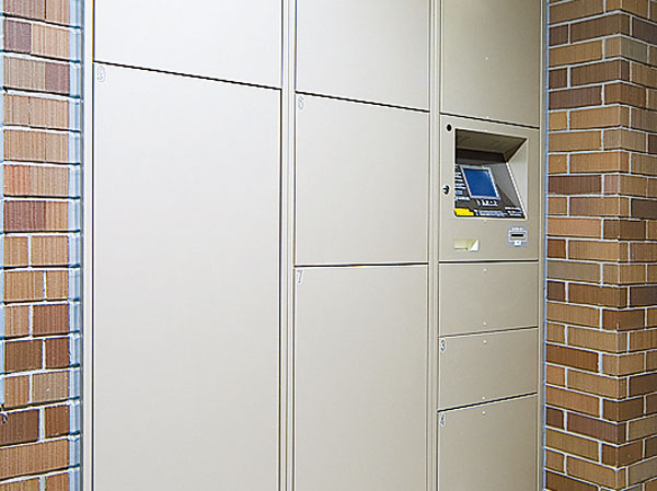 Other.  [Delivery Box] The luggage that arrived at the time of going out, Open the box in a non-touch keys, You can receive at any time 24 hours. Box is directly connected in the Administration Center and online. As baggage when there is no receiving long term is not left, And the appropriate response. And the payment of shipping charges and cleaning fee of home delivery products, You can settle with a credit card. Also, You can see by the arrival display that you have arrived luggage in dwelling units within the intercom base unit.