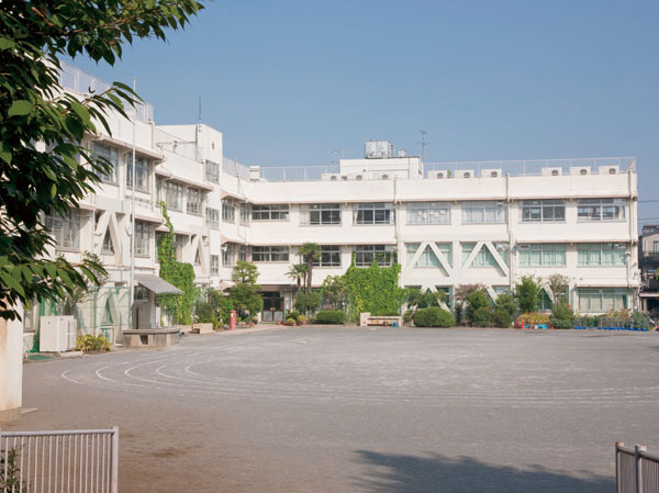 Surrounding environment. Municipal Shimura third elementary school (about 520m ・ 7-minute walk)