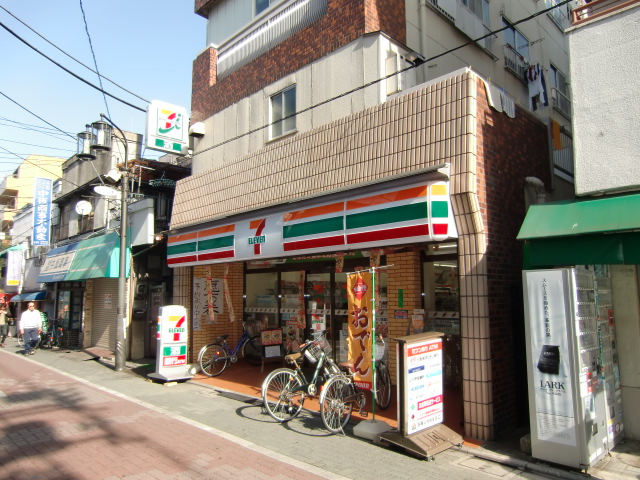 Convenience store. Seven-Eleven store the intermediate plate up (convenience store) 436m