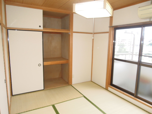 Receipt. Of 1 between the amount storage ・ Japanese-style room 6 Pledge (see photo)