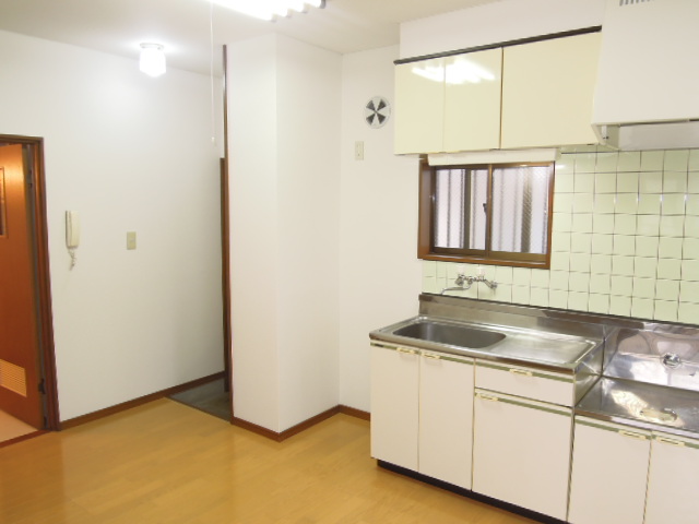 Living and room. Pledge DK6 (see photo)