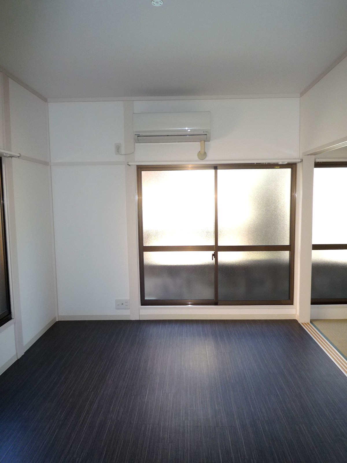 Other room space. Western part