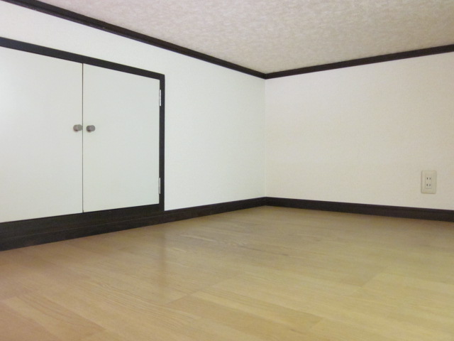 Other room space. 2.5 Pledge of loft space