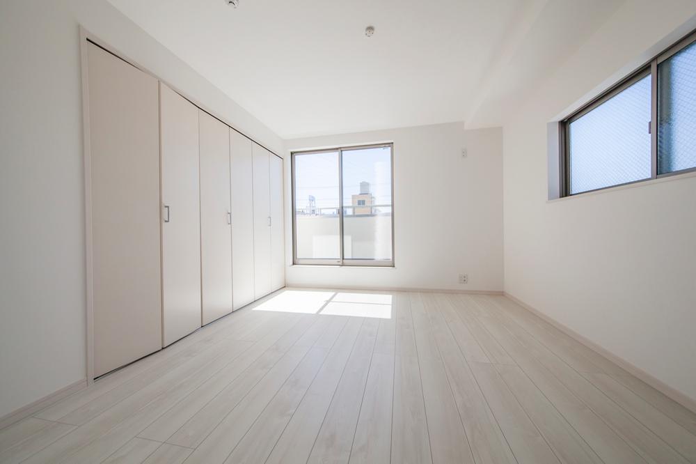 Non-living room. Local (September 2013) Shooting