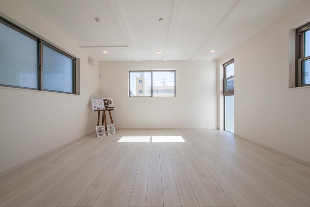 Living. Local (September 2013) Shooting