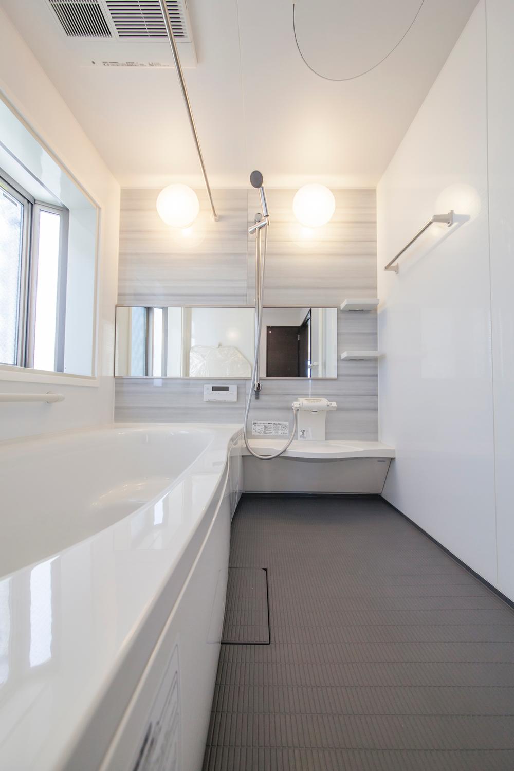 Bathroom. Local (September 2013) Shooting