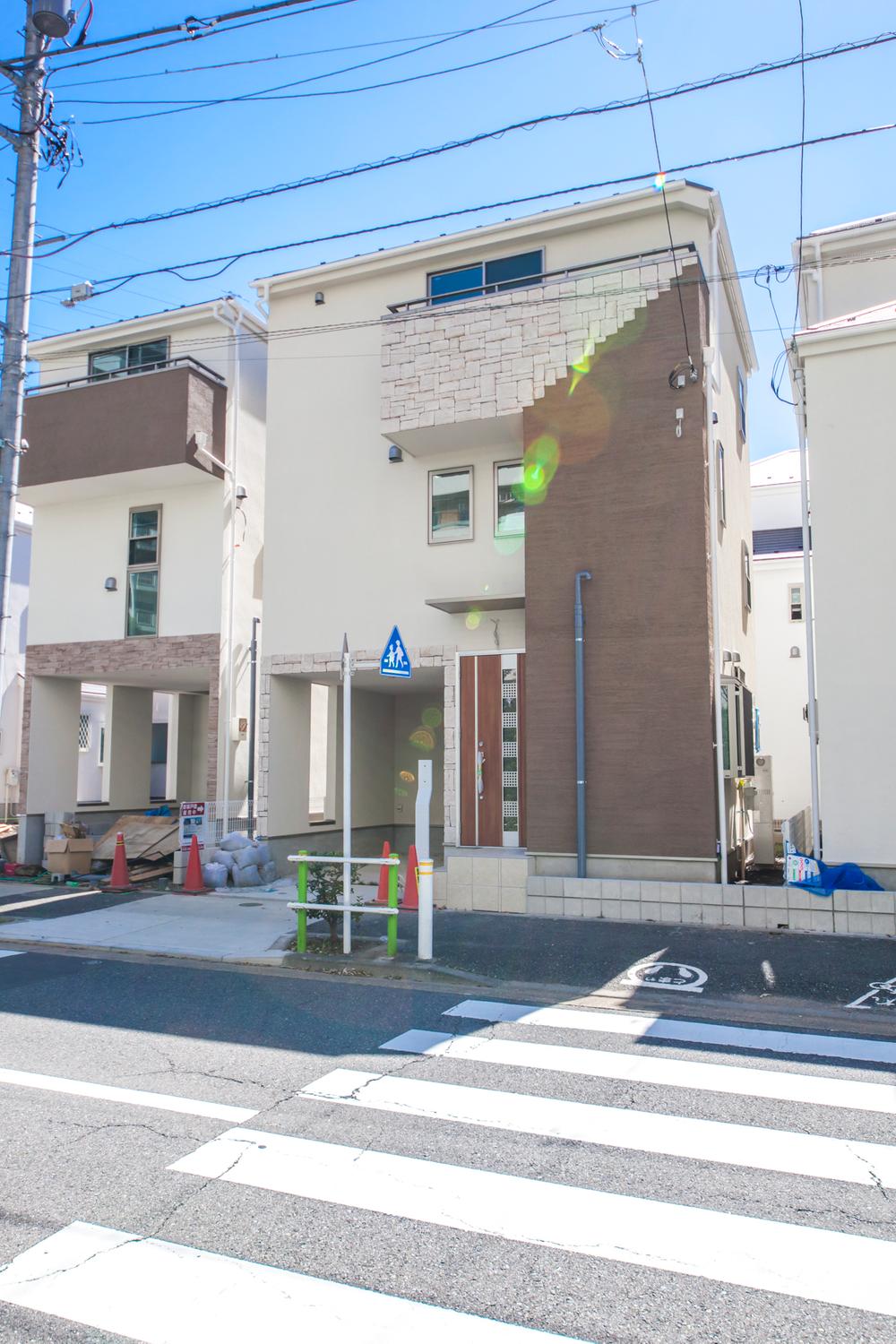 Local photos, including front road. Local (September 2013) Shooting