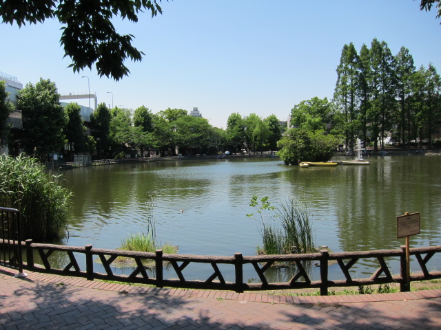 park. 920m until tribute park (park)