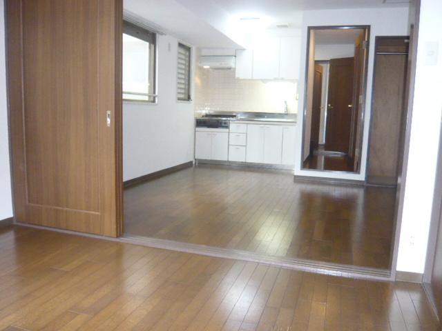 Living and room. Western-style 6 Pledge ・ DK6 Pledge, This flooring type.