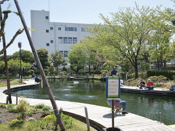 Surrounding environment. Municipal Ukima fishing moat Park (about 1060m / A 14-minute walk)