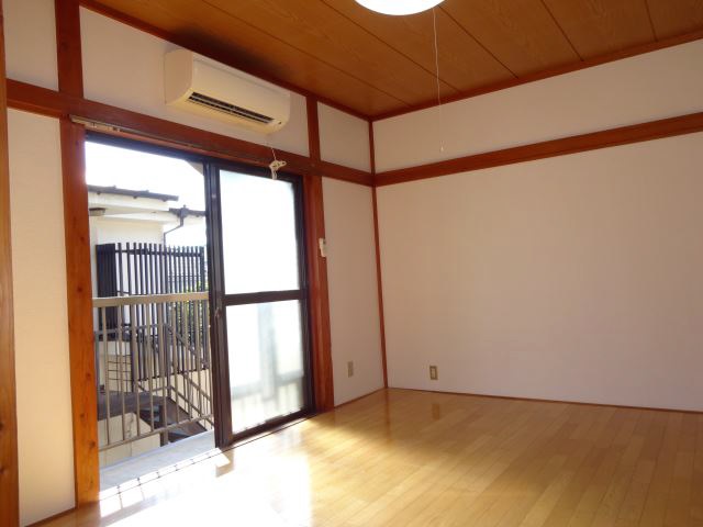 Living and room. Room with a top floor room angle sunny cleanliness