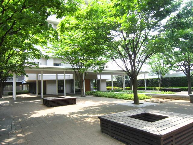 Other common areas. Entrance Square