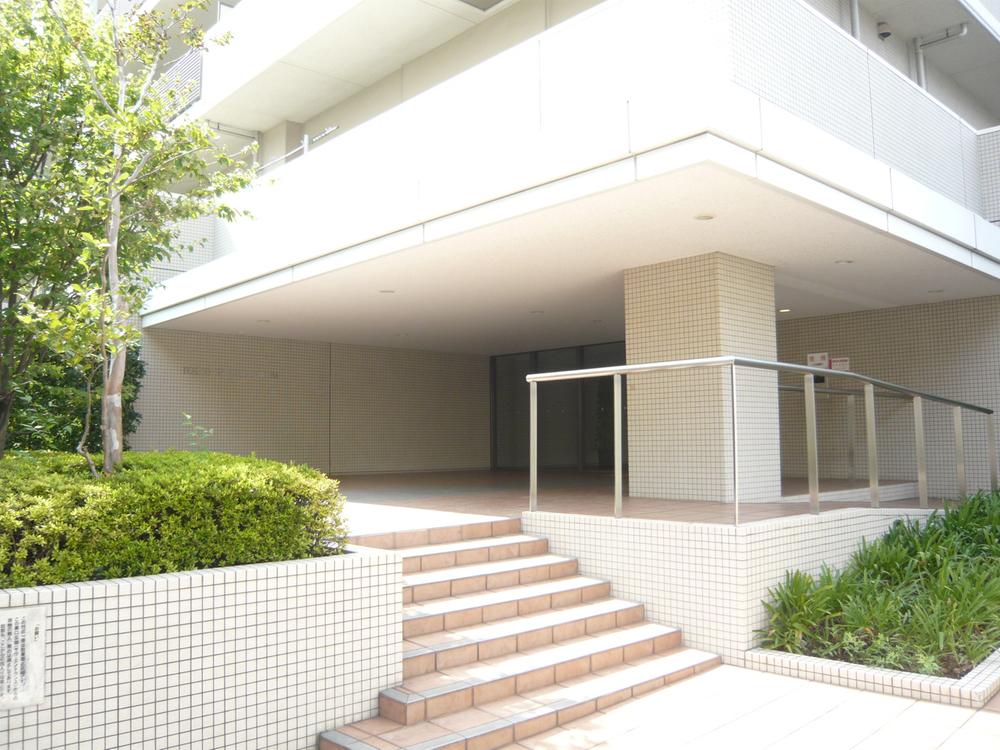 Entrance. Sub Entrance