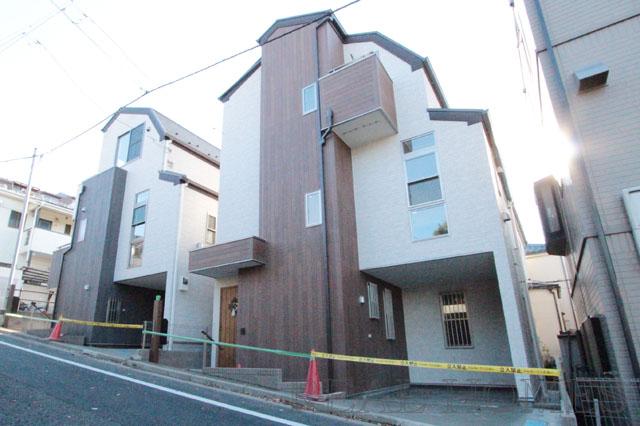 Local appearance photo. Local (12 May 2013) Shooting