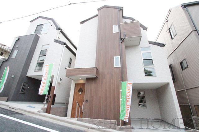 Local appearance photo. Local (12 May 2013) Shooting